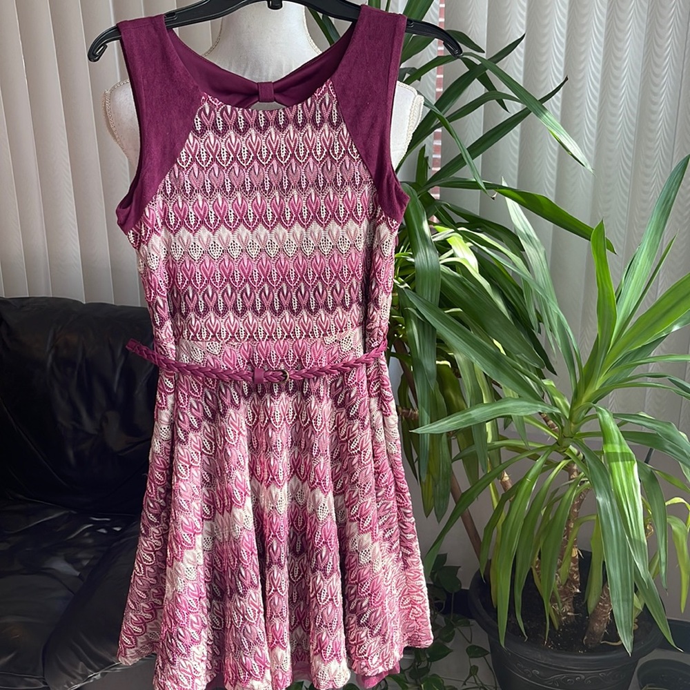 NWOT Beautees fit and flare sleeveless dress for girls size 12 with belt